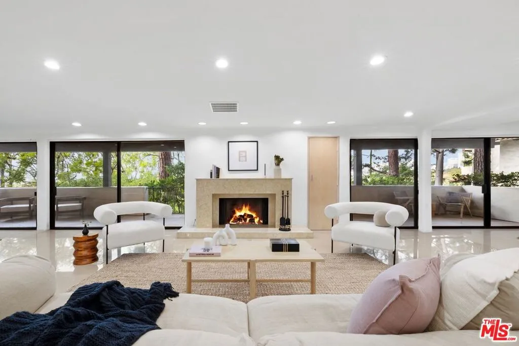 2131 Century Woods Way 16, Los Angeles, California 90067 home-pic-0